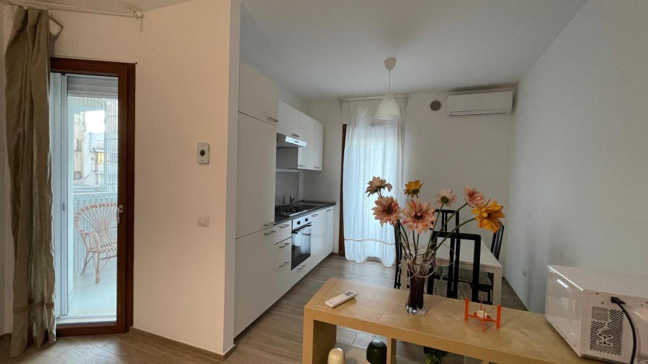 Central Modern Apartment Bari Zewnętrze zdjęcie