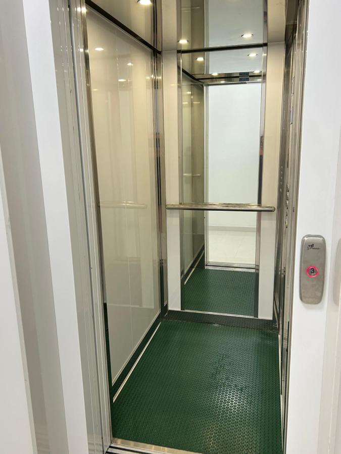 Central Modern Apartment Bari Zewnętrze zdjęcie