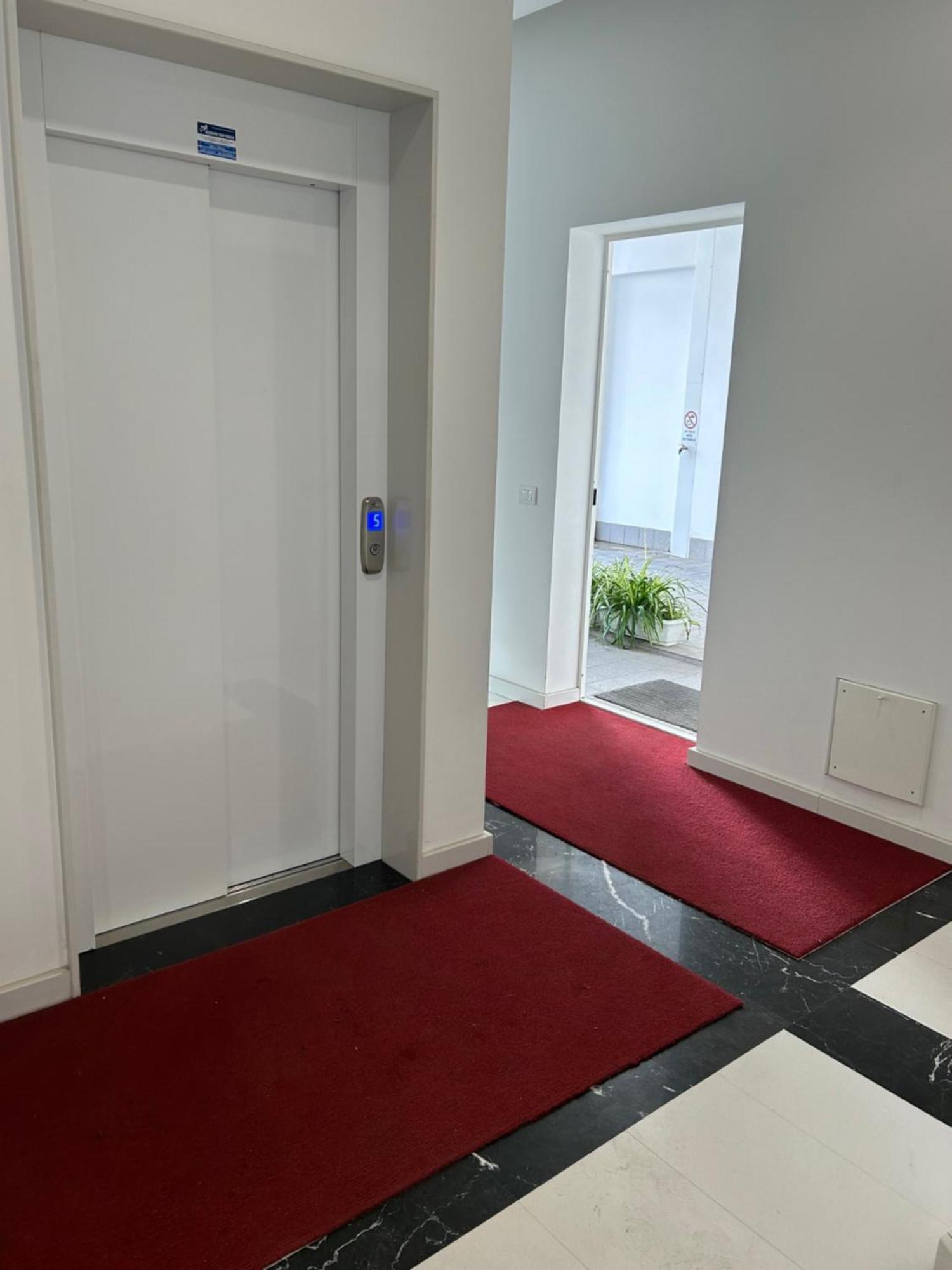 Central Modern Apartment Bari Zewnętrze zdjęcie